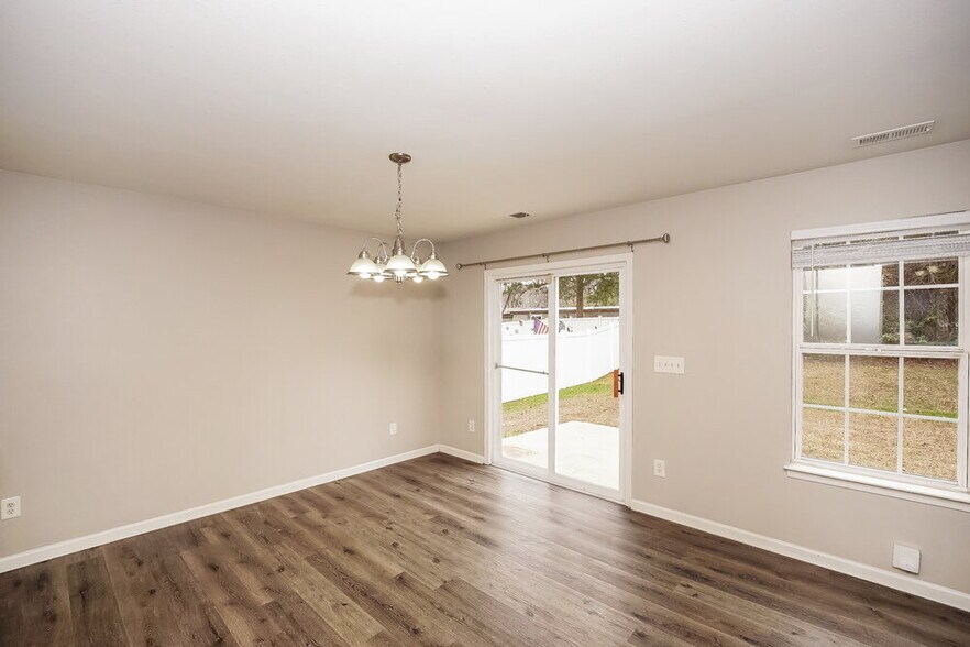 Building Photo - 5113 Autumn Oak Dr
