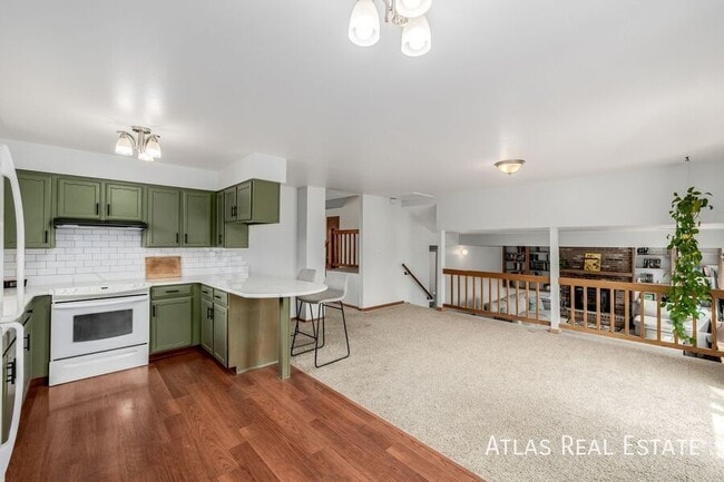 Building Photo - 4620 W 108th Pl