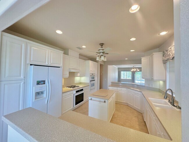 Building Photo - 2653 Traditions Loop