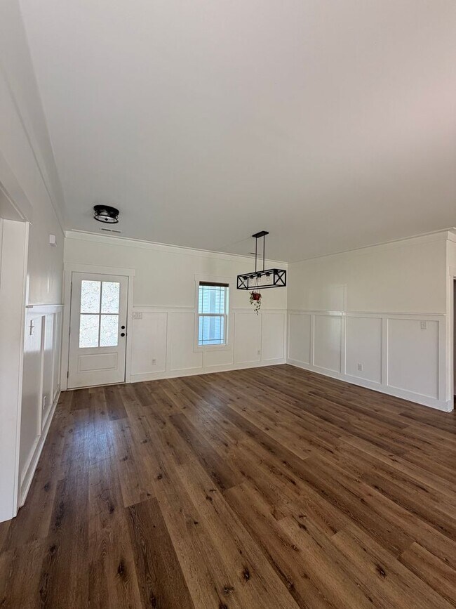 Building Photo - 309 Belgian Ct