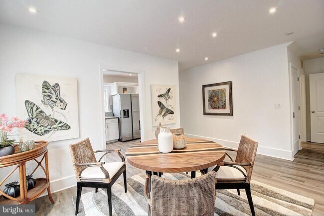 Building Photo - 102 Frederick Ave