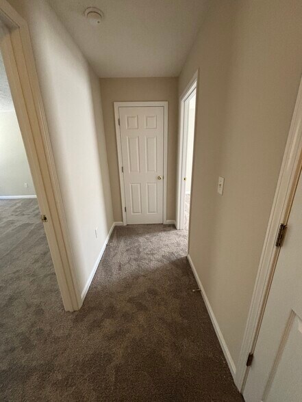 Building Photo - 1115 Regency Way