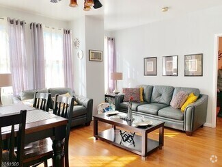 Building Photo - 111 Mulberry St