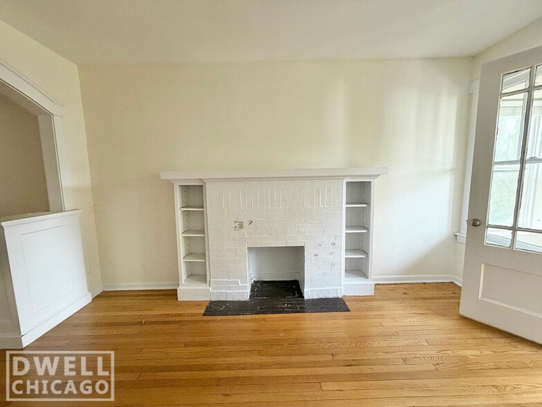 Building Photo - 3441 W Schubert Ave