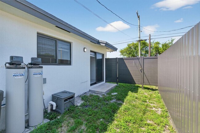 Building Photo - 2490 NW 44th St