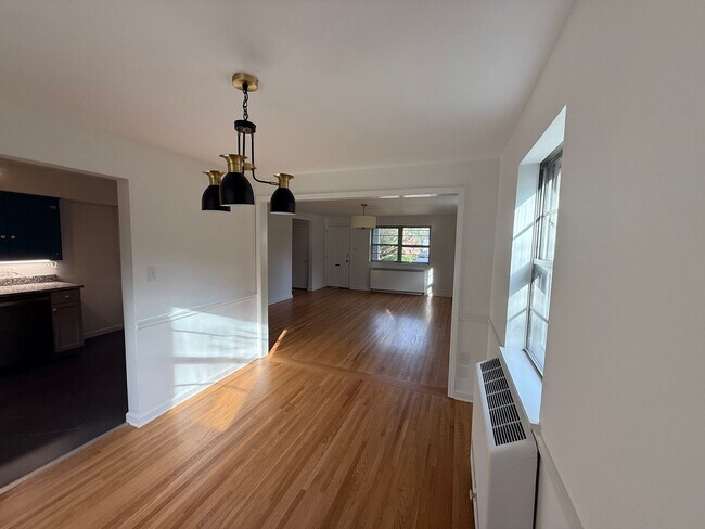 Building Photo - Two Bedroom Duplex Located Just Blocks from Downtown - No Students Permitted