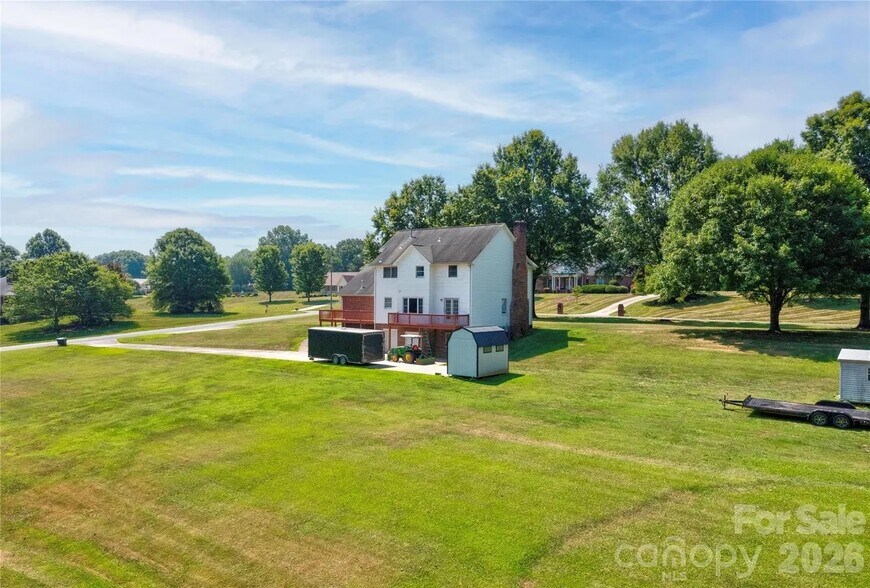 Building Photo - 3010 Eaker Dr