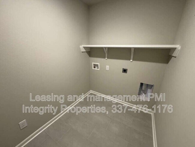 Building Photo - 9239 Garrett Rd