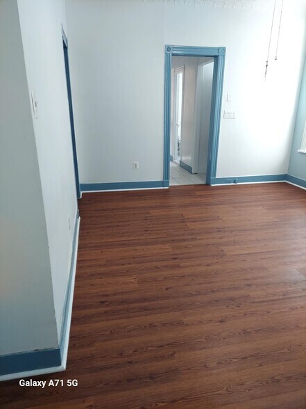 Building Photo - 253 Bowers St