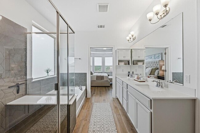 Building Photo - 6700 Cliff Rose Dr