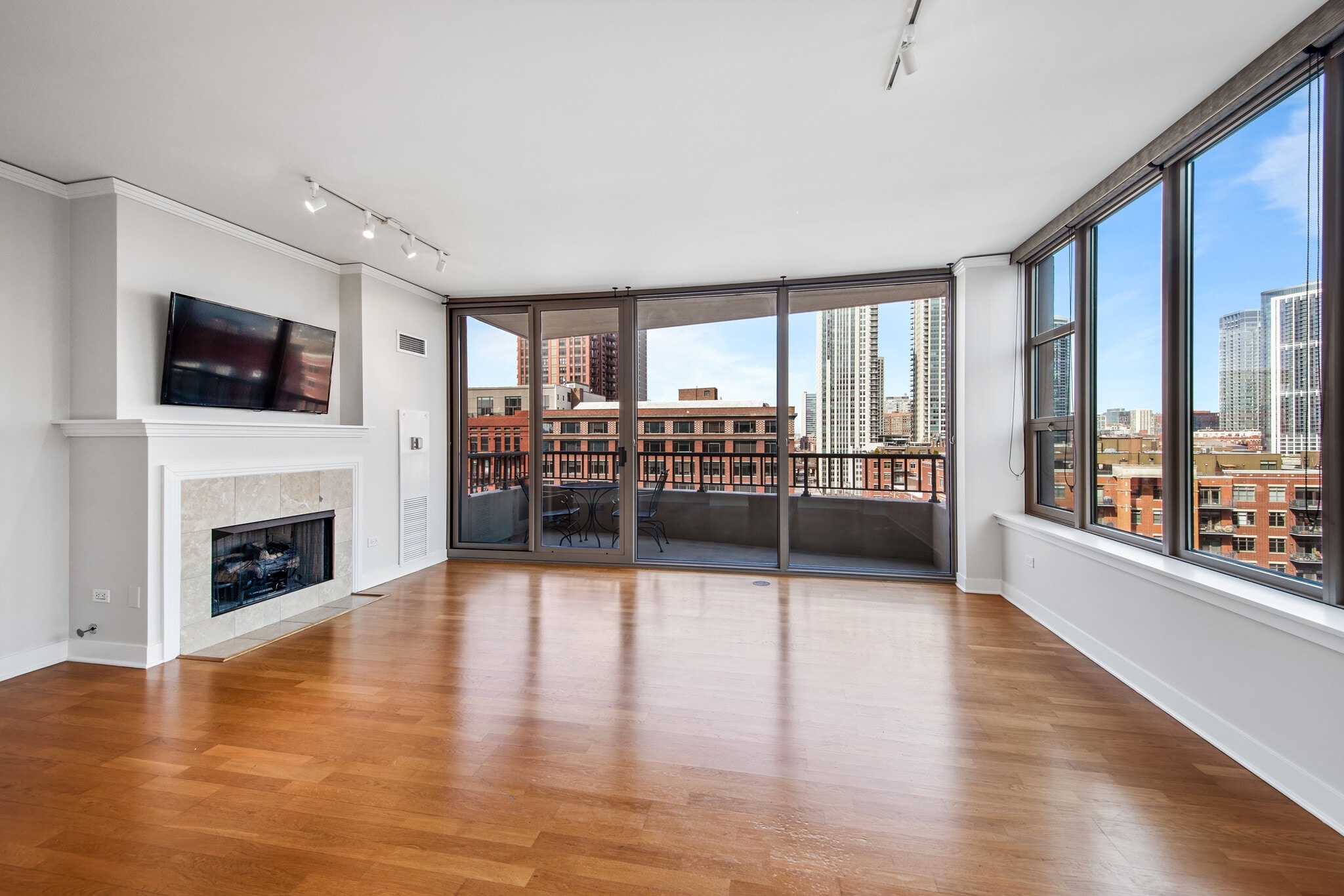 Building Photo - 200 N Jefferson St