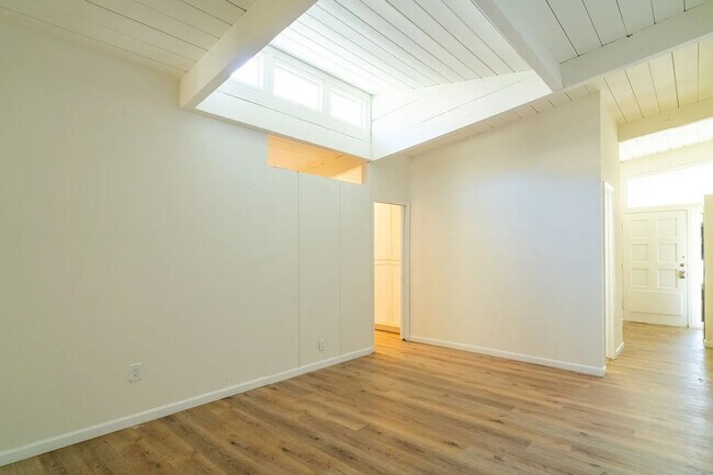 Building Photo - 5418-5420 Baja Drive