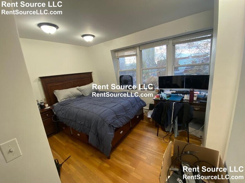 Building Photo - 8 Hingham St