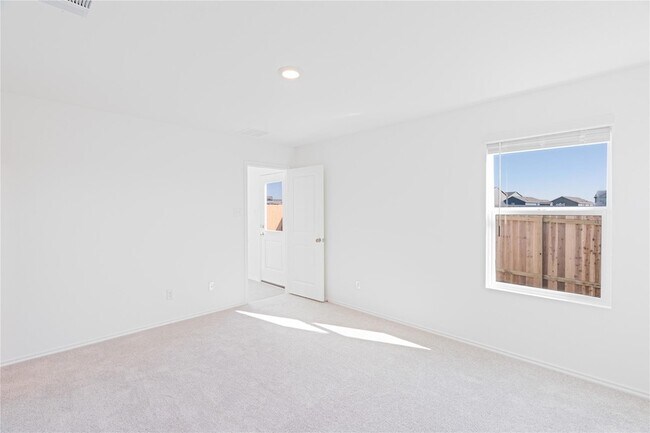 Building Photo - 241 Kings Row Ln