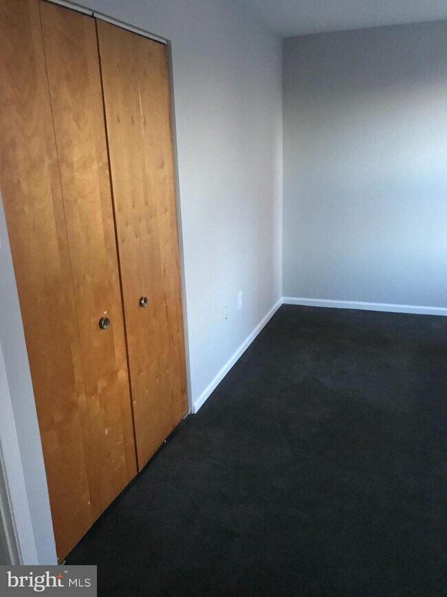 Building Photo - 1902 Wallace St