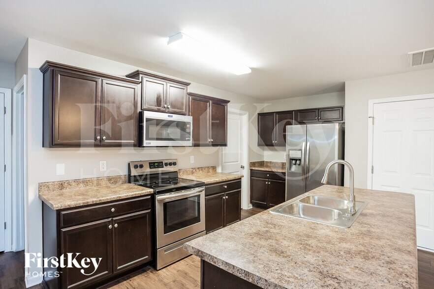 Building Photo - 4203 Long Arrow Dr