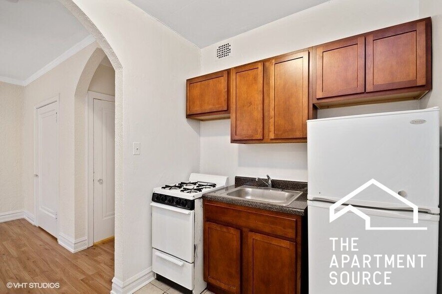 Building Photo - 4827 N Damen Ave