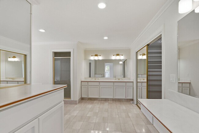 Building Photo - Stunning 3,488 Sq. Ft. Home with Pool & 3-...