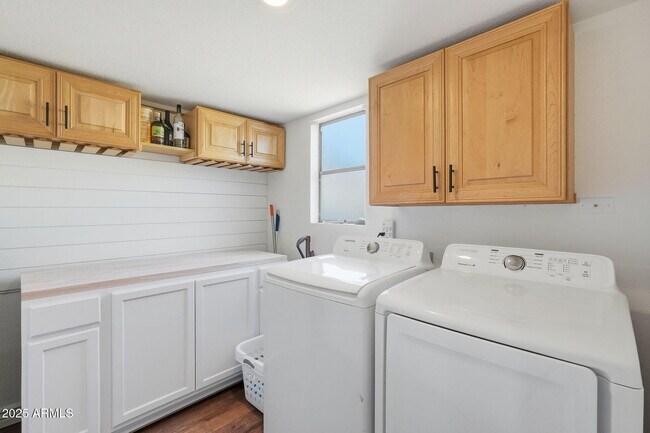 Building Photo - 3850 E Mountain Sky Ave