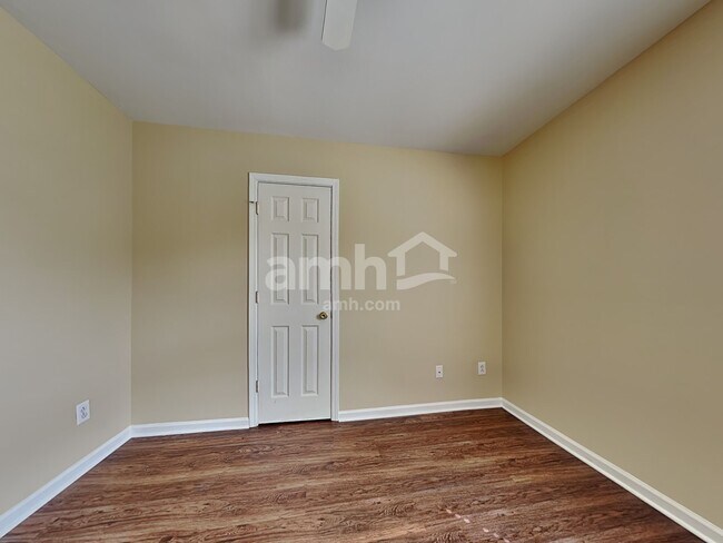 Building Photo - 11016 Treebranch Dr