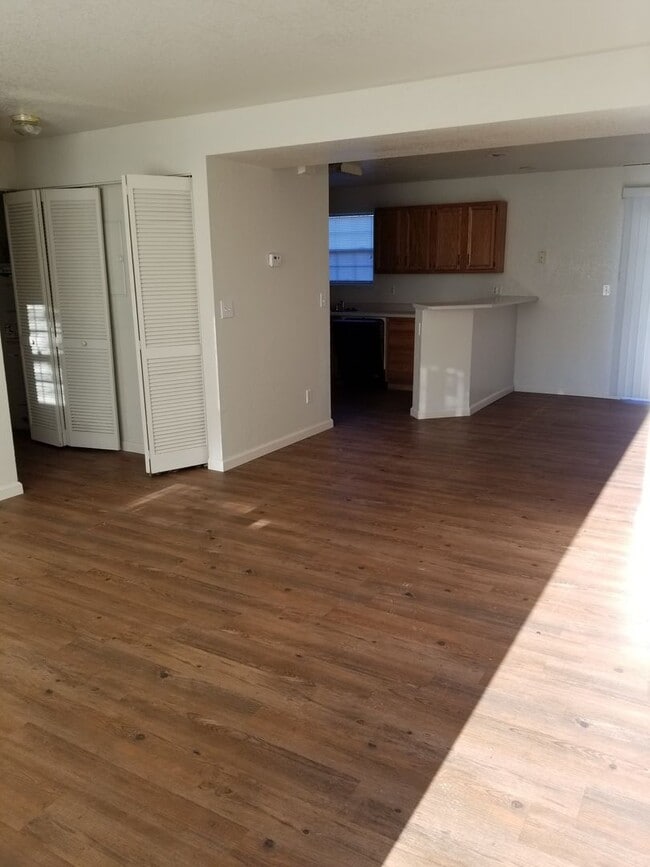 Primary Photo - 3 bedroom 2.5 bathroom town house for rent