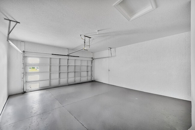 Building Photo - 10219 SW Corvus Ln