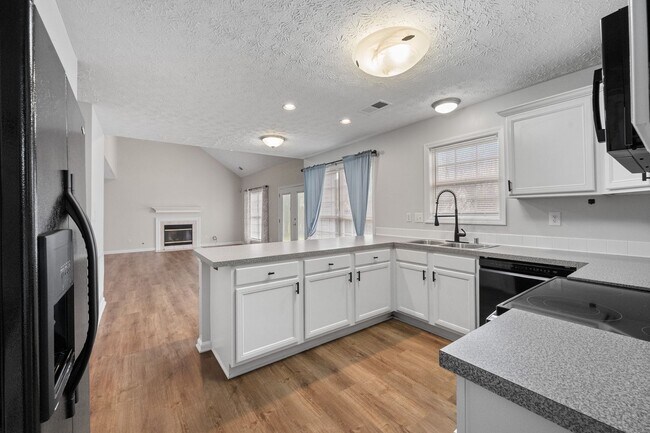Building Photo - Beautifully Renovated Home in Worthington Place