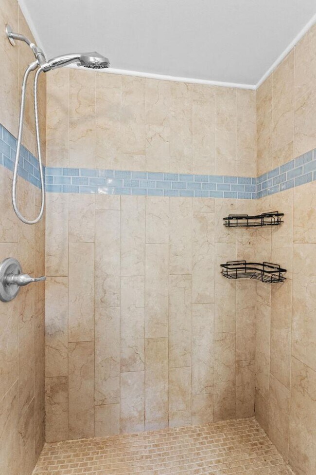 Building Photo - 4347 22nd Ave S