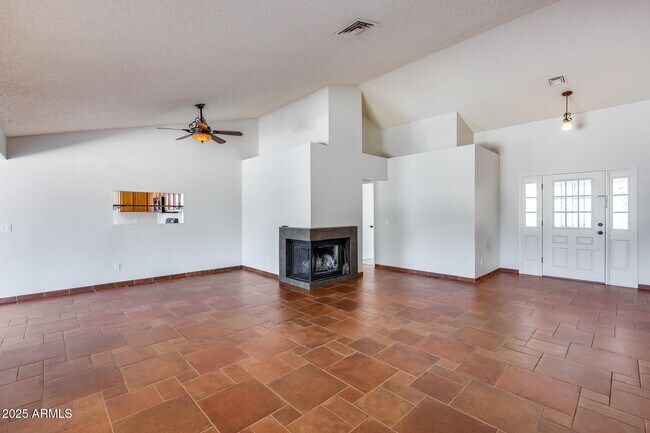 Building Photo - 12512 N 85th Ln