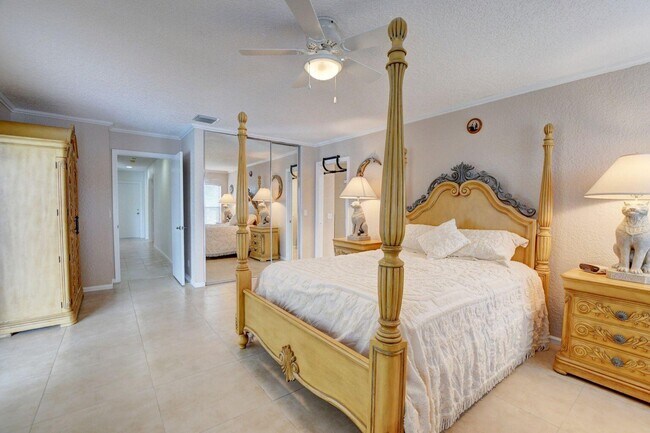 Building Photo - 11511 Island Lakes Ln