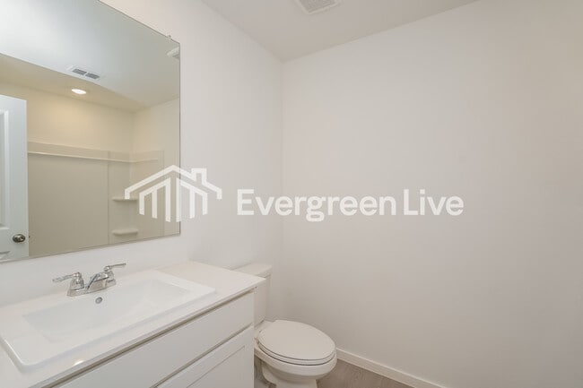 Building Photo - 808 Dressage Ln