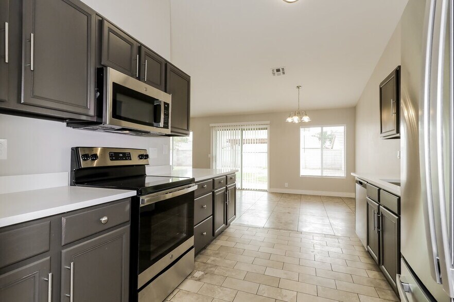 Building Photo - 10235 W Medlock Dr