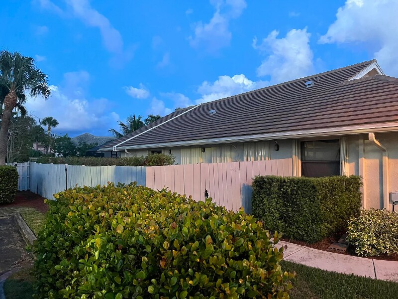 Building Photo - 190 Temple Ave