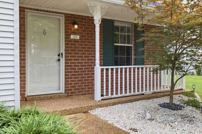 Building Photo - 1236 Carriage Park Dr