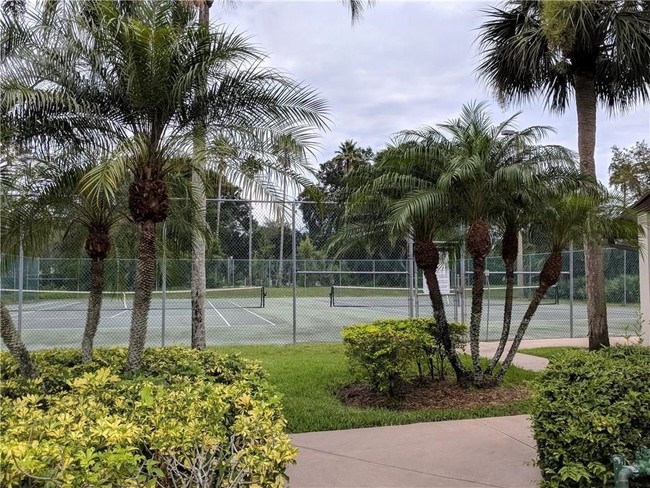 Community tennis courts - 1935 Silver Pine SW Way