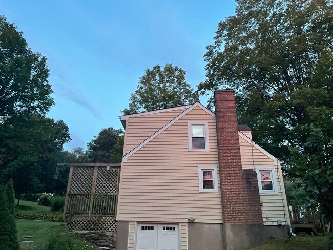 Building Photo - 8 Aspinall Dr