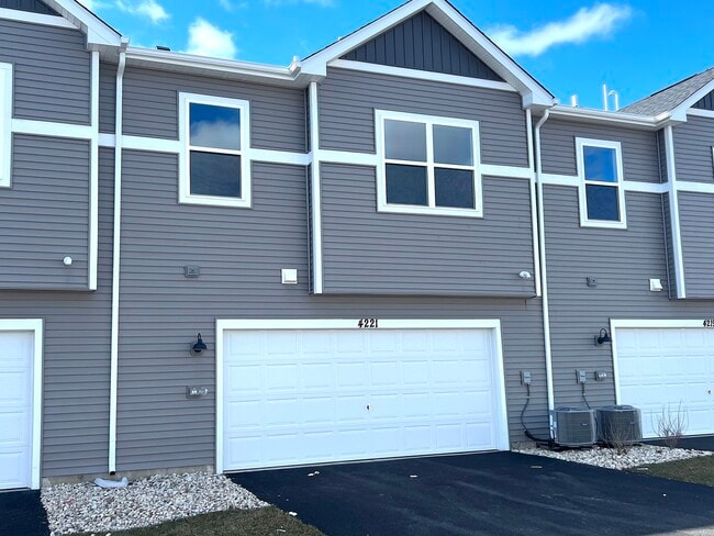 Building Photo - 4221 Chelsea Mnr Cir