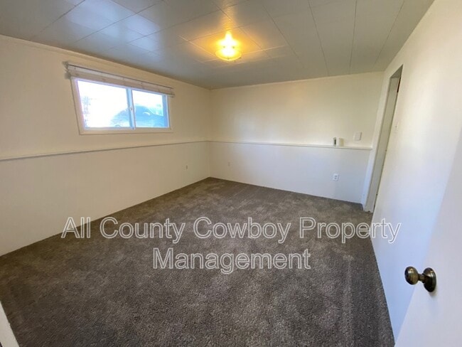 Building Photo - 1514 E Symons St