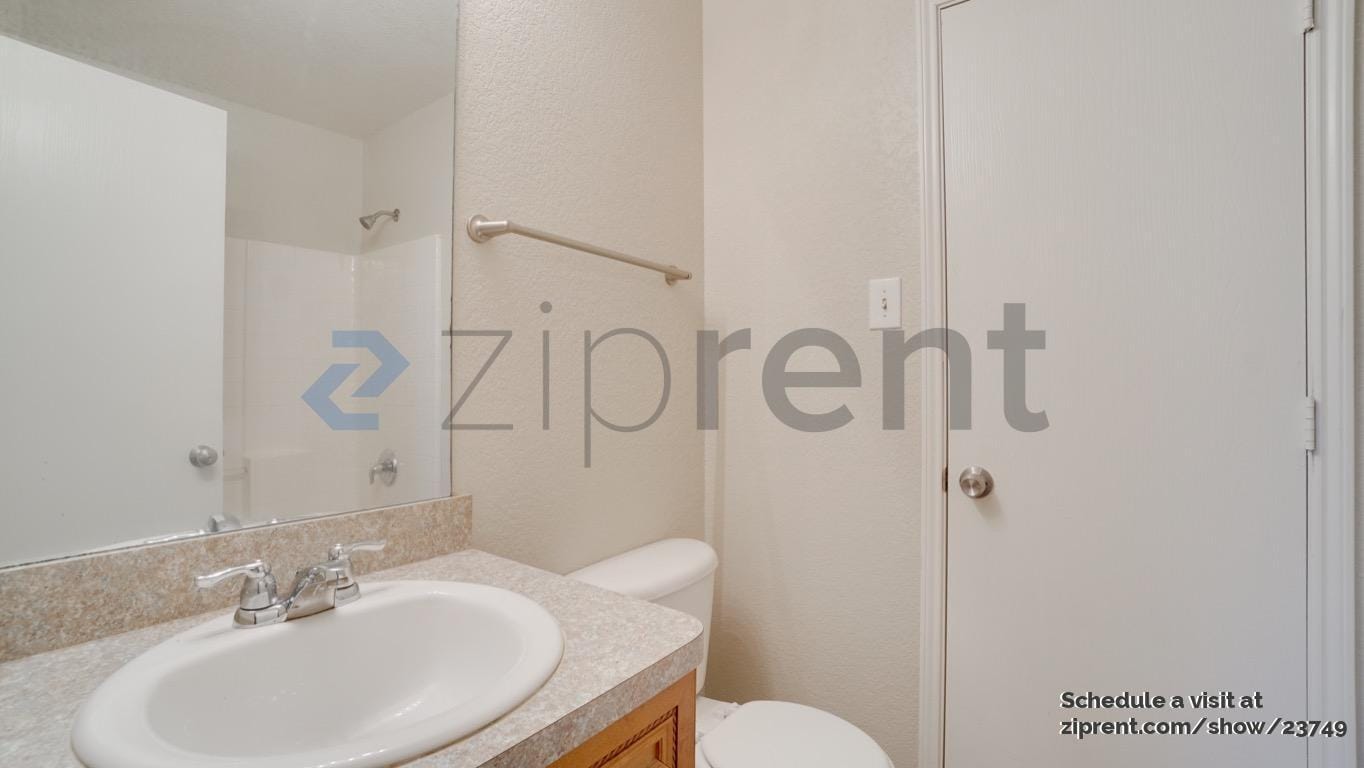 Building Photo - 2340 Aldergate Dr
