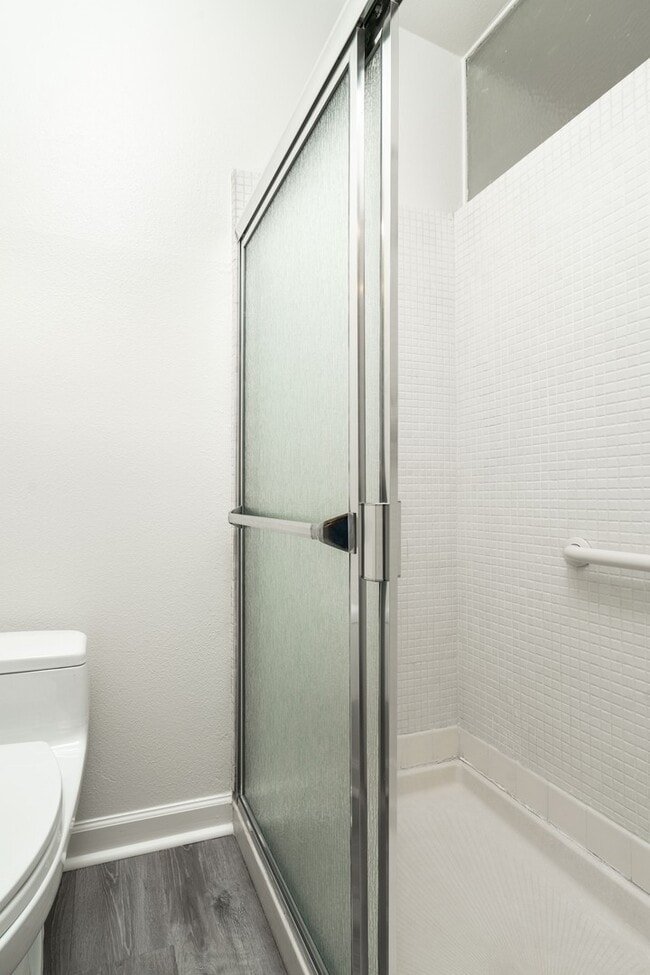 Building Photo - Beautifully Remodeled Tri-Level Condo With...