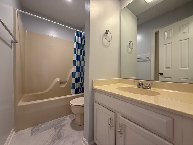 Building Photo - 970 Lytchfield Pl