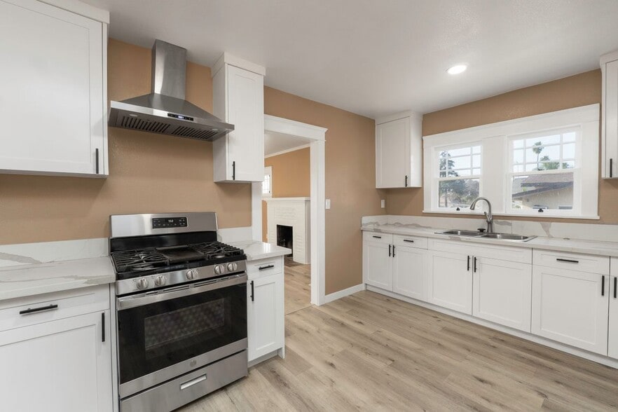 Building Photo - 3719 McKenzie St