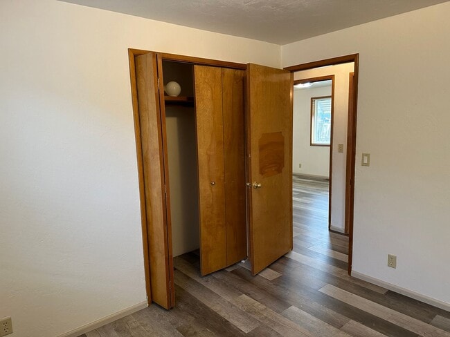Building Photo - Cute 3-bedroom, 1-bathroom house in Springfield!
