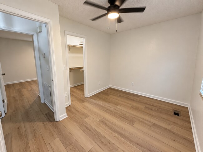 Building Photo - 816 Pershing St