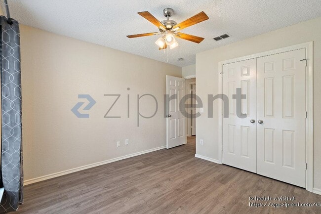 Building Photo - 2108 Winona Dr