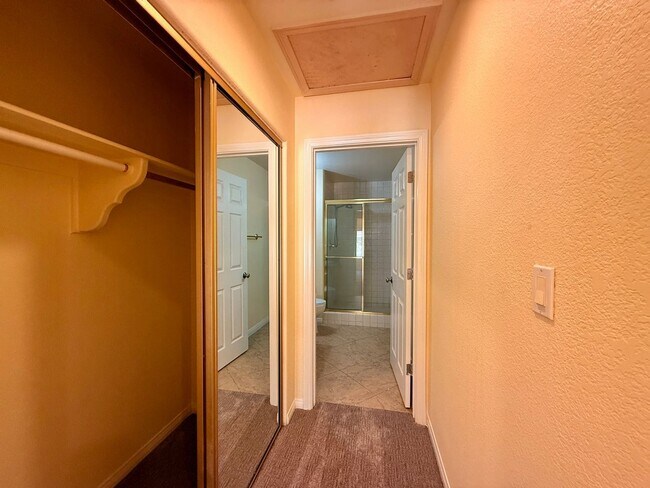 Building Photo - Gorgeous Spanish Trails 3BR House for lease!