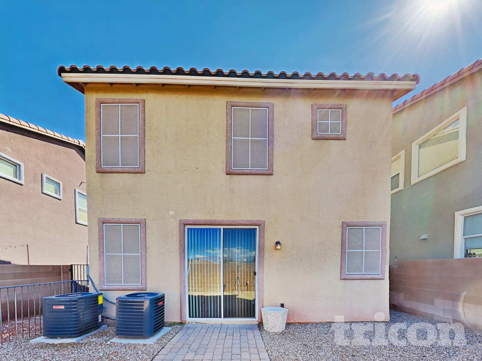 Building Photo - 4598 Hearts Desire Ave