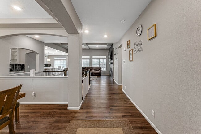 Building Photo - $4,795.00, 5 bed, 3.5 bath located in Denver.