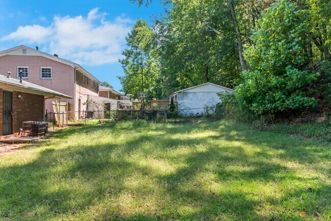 Building Photo - Schedule a Tour TODAY!