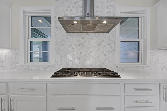 Building Photo - 860 Stonehill Ln